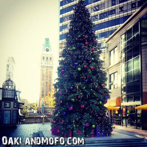 city center christmas tree oakland